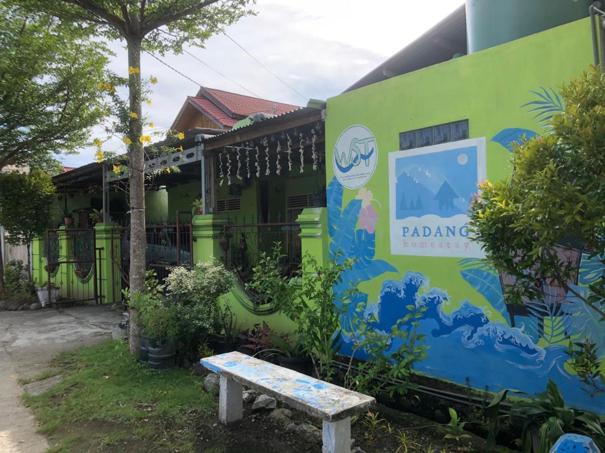 Padang Homestay Экстерьер фото